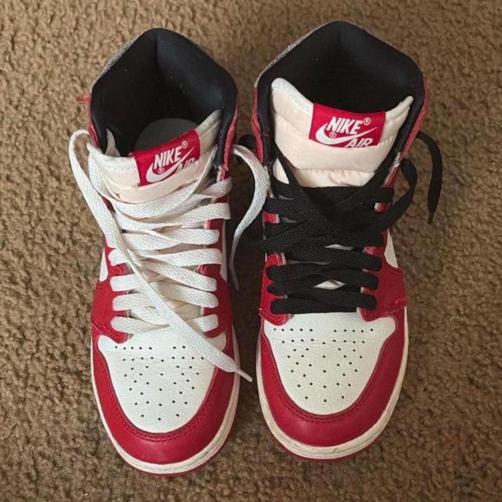 Jordan 1 Retro Lost and found 4y